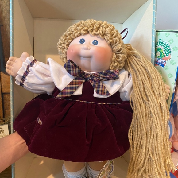 CABBAGE PATCH PORCELAIN FACED DOLL - Picture 3 of 4